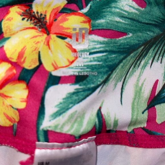 NWOT- Ideology Hawaiian Print Crop Active Leggings- Medium - Picture 7 of 7